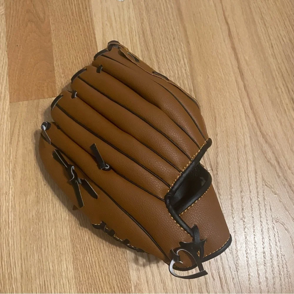 Right Handed Glove 10.5” Tan Black Stitching Baseball Kids